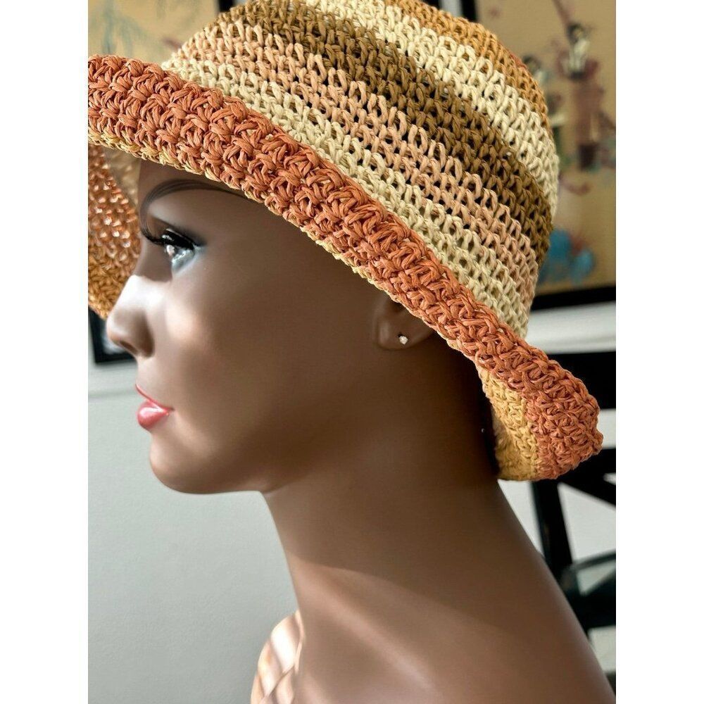 Tiny 14k Stud Earrings - image 8